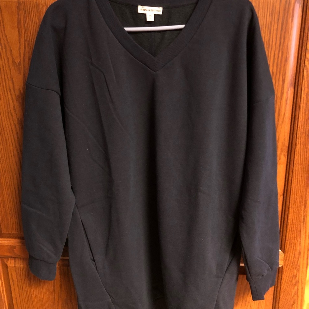 Oversized loose fit V neck sweatshirt w/ pockets